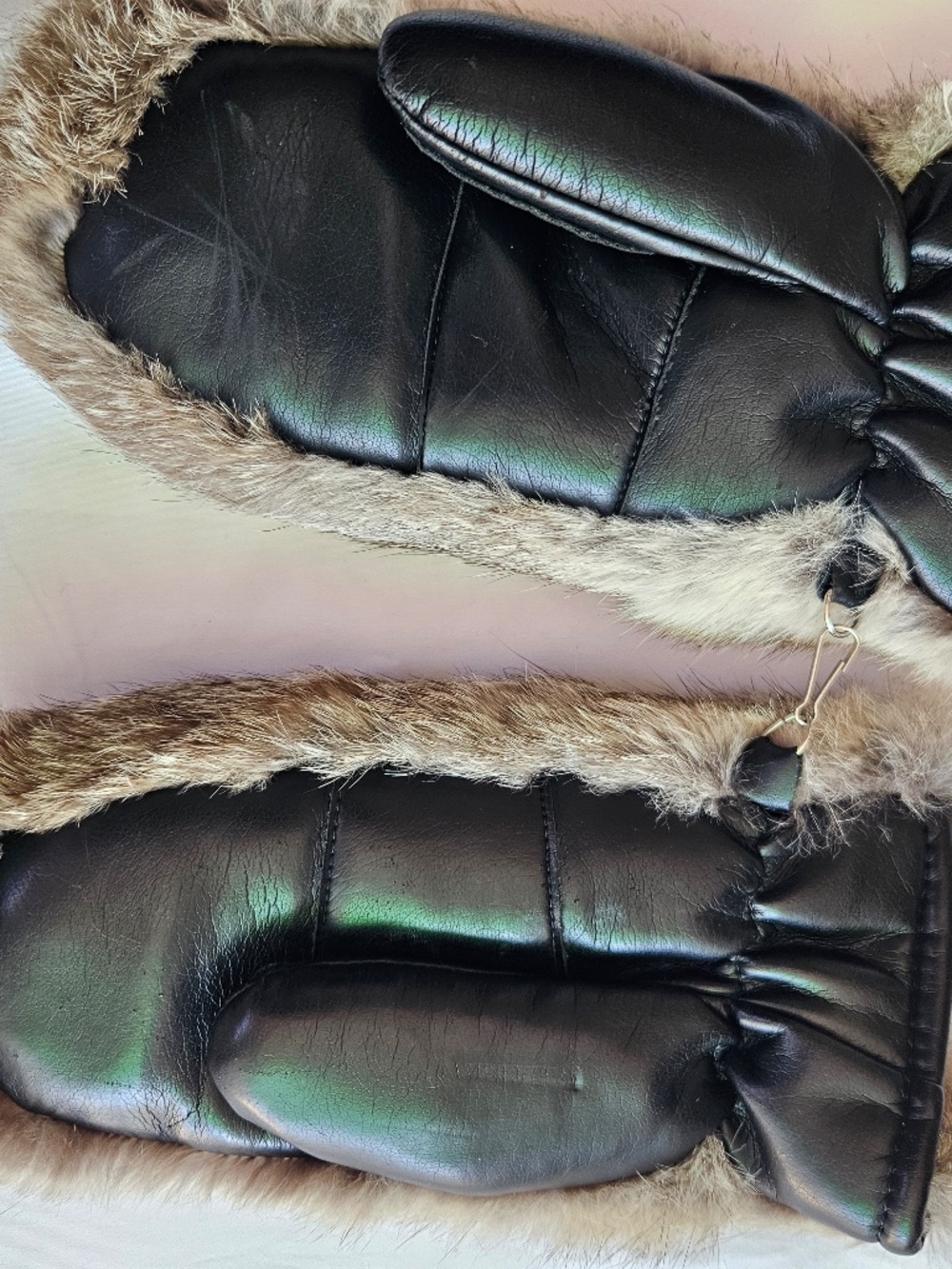 Genuine Fur & Leather Winter Gloves – Warm & Elegant - Picture 2 of 5